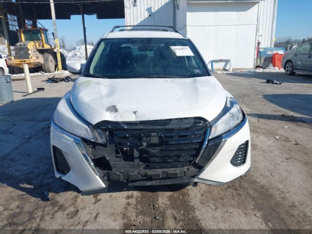 Nissan SV 4dr Front Wheel Drive CVT — миниатюра 10