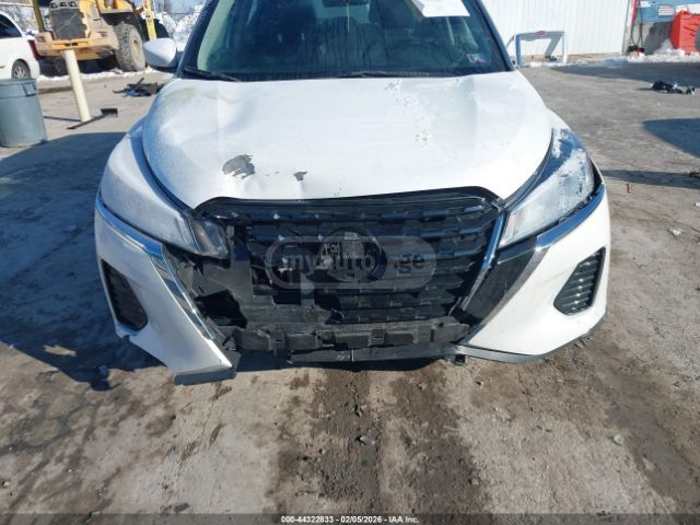 Nissan SV 4dr Front Wheel Drive CVT — миниатюра 5