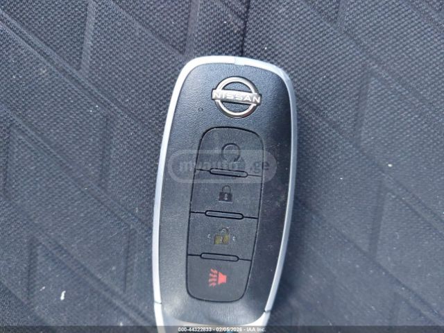 Nissan SV 4dr Front Wheel Drive CVT — миниатюра 9