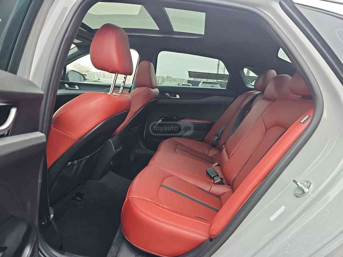 Kia K5 - фото 9