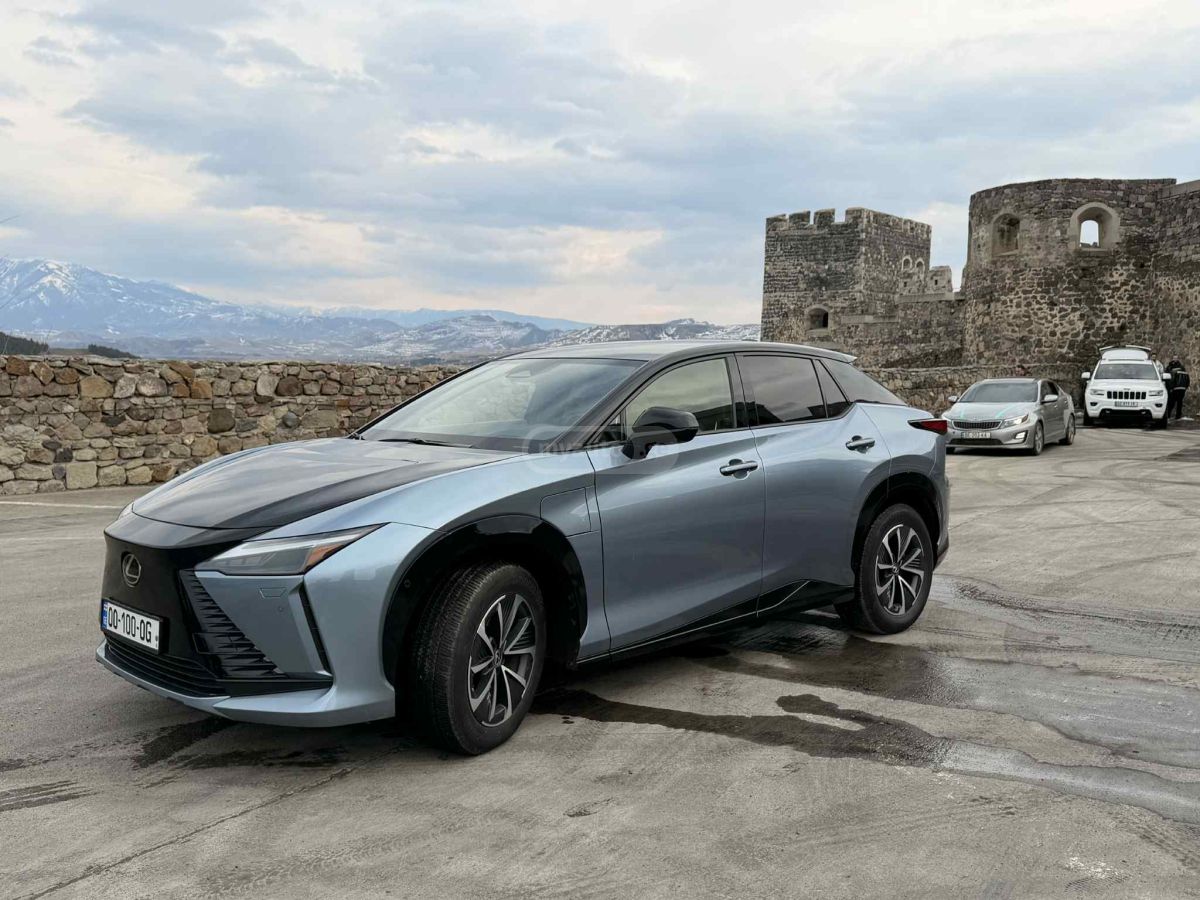 Lexus RZ 450e 2024 — миниатюра 1