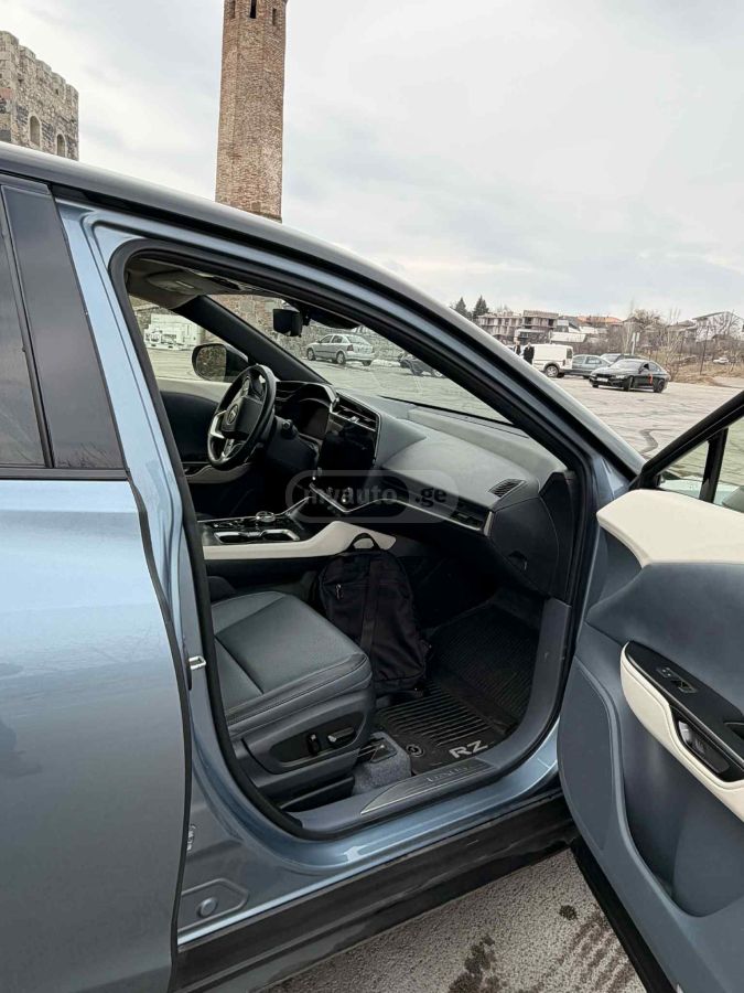 Lexus RZ 450e 2024 — миниатюра 10