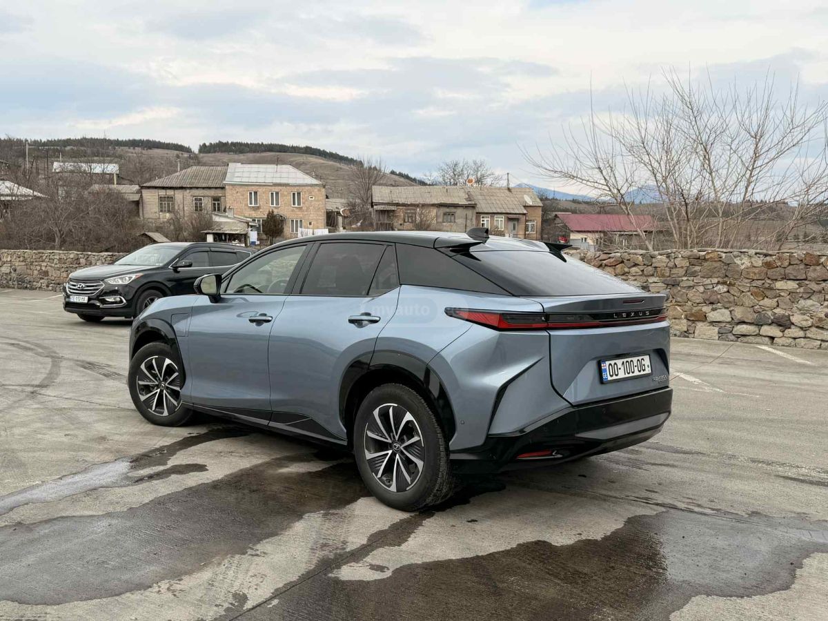 Lexus RZ 450e 2024 — миниатюра 3