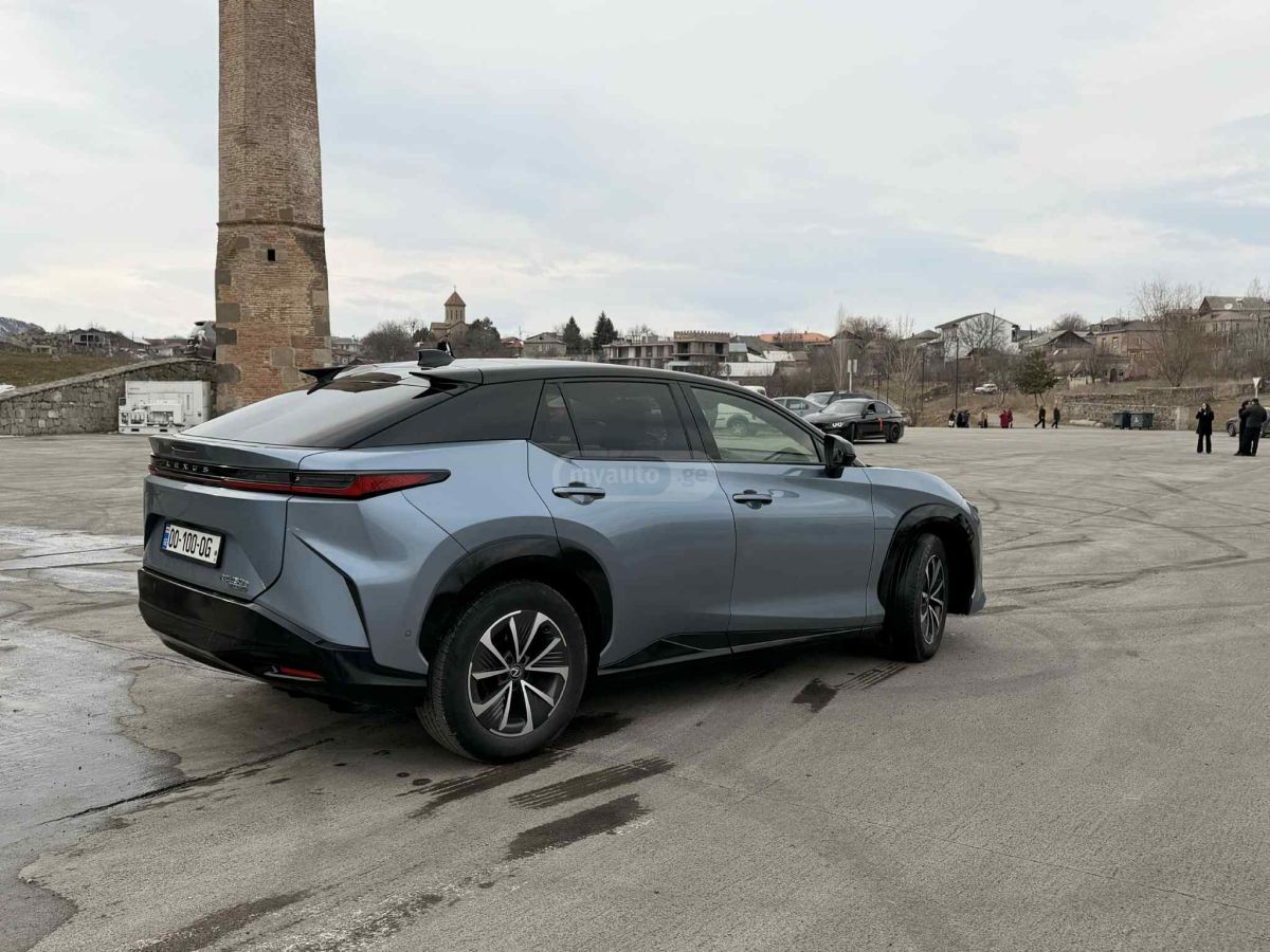 Lexus RZ 450e 2024 — миниатюра 5