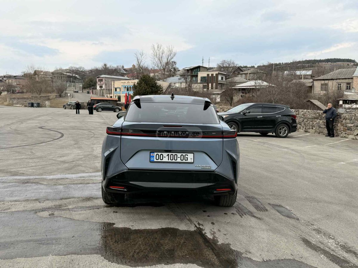 Lexus RZ 450e 2024 — миниатюра 8