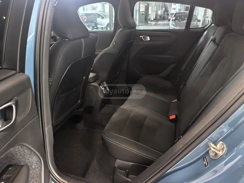 Volvo C40 2024 — миниатюра 9