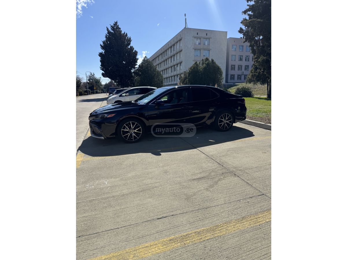Toyota Camry - фото 13