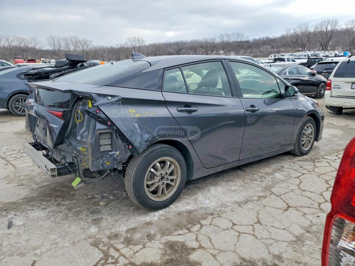 Toyota Prius - фото 3