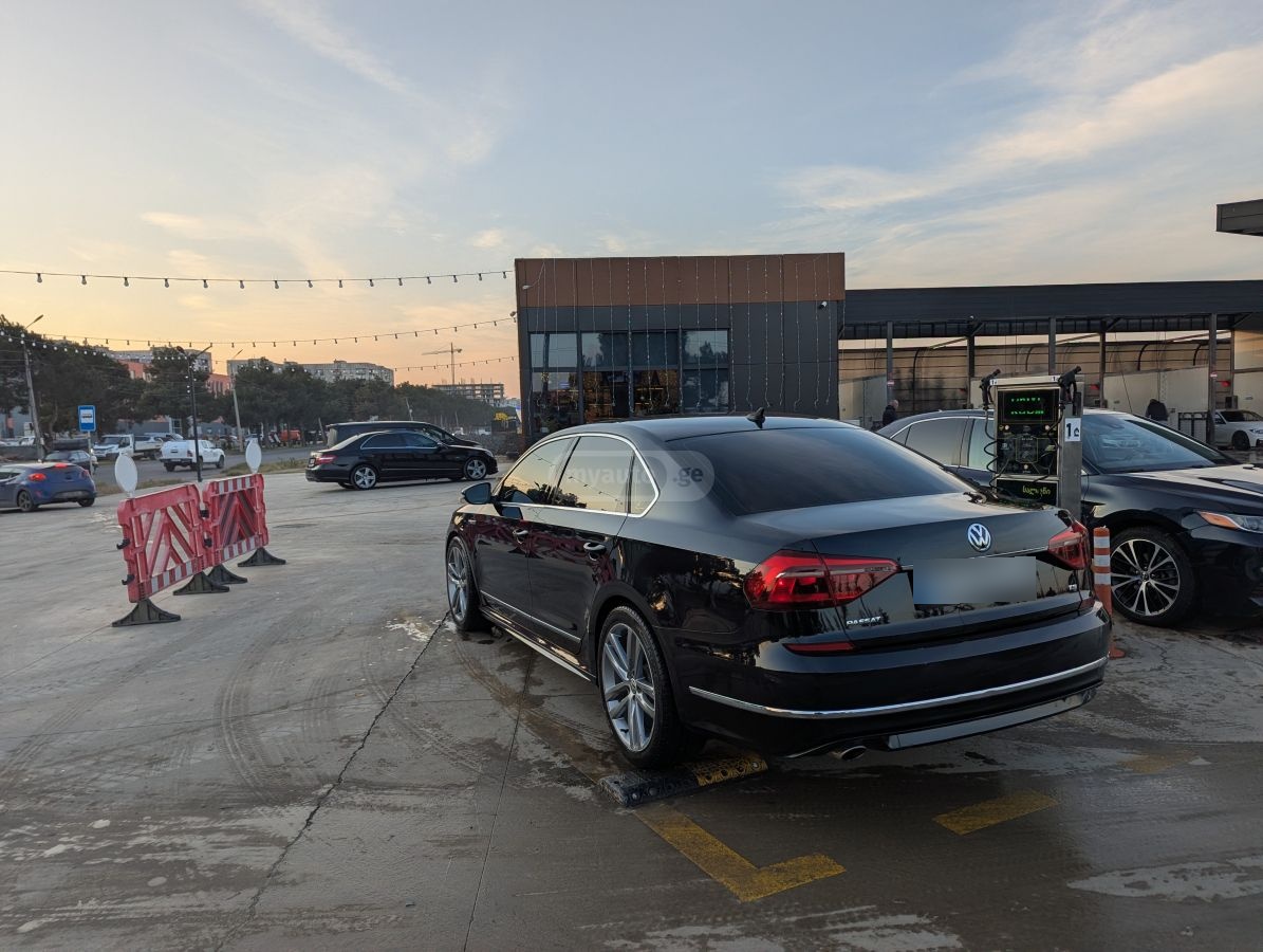 Volkswagen Passat - фото 2