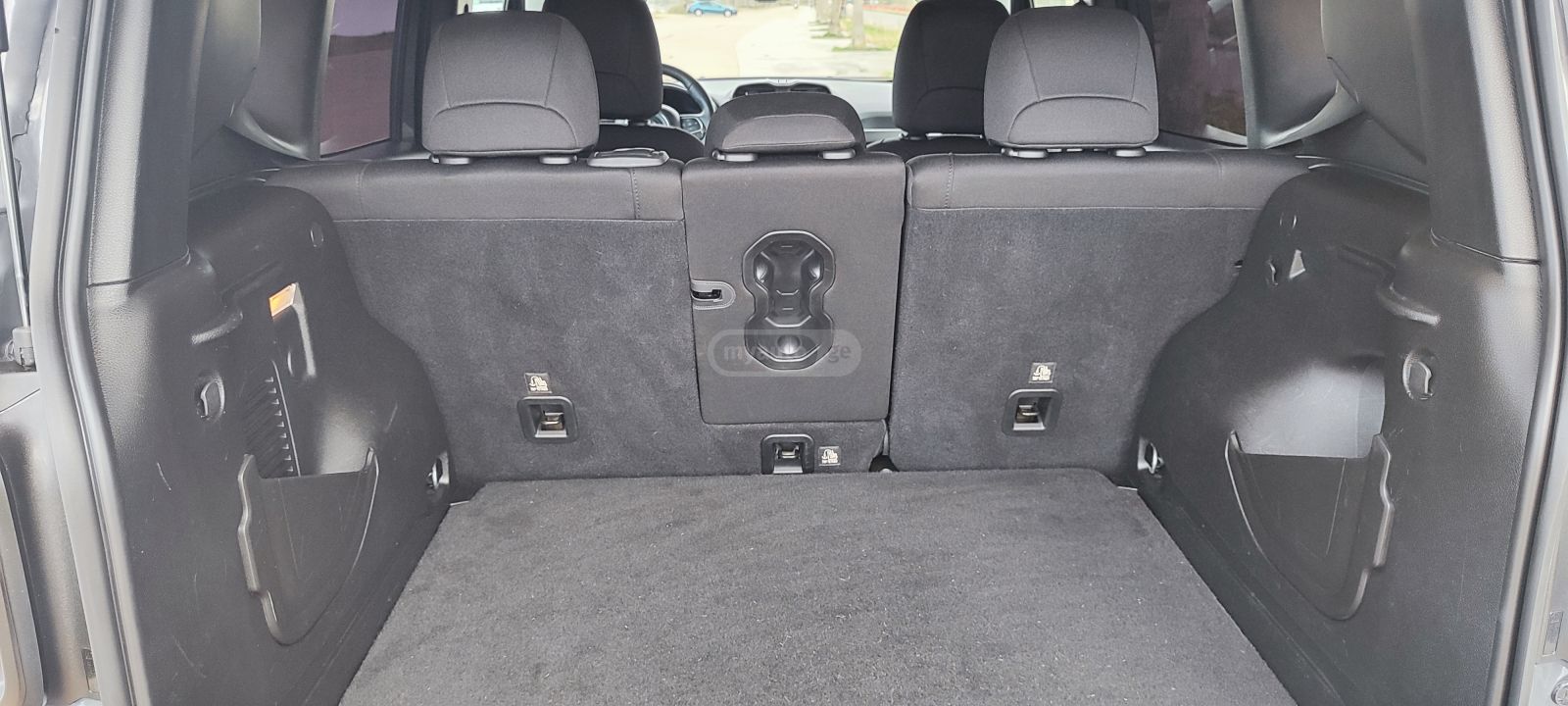 Jeep Renegade - фото 11