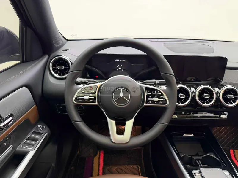 Mercedes-Benz GLB 35 AMG 2023 — миниатюра 10