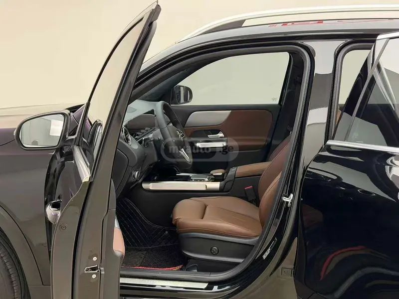 Mercedes-Benz GLB 35 AMG 2023 — миниатюра 11