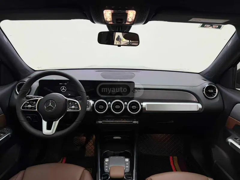 Mercedes-Benz GLB 35 AMG 2023 — миниатюра 9