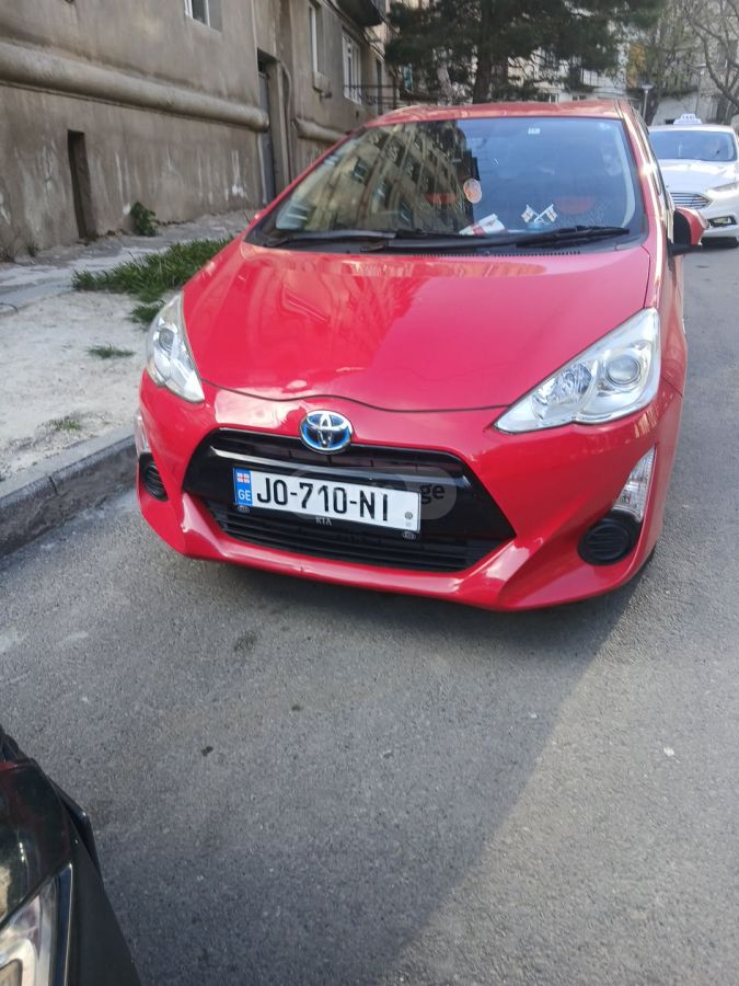 Toyota Aqua - фото 1