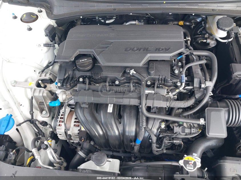 Hyundai Elantra - фото 13