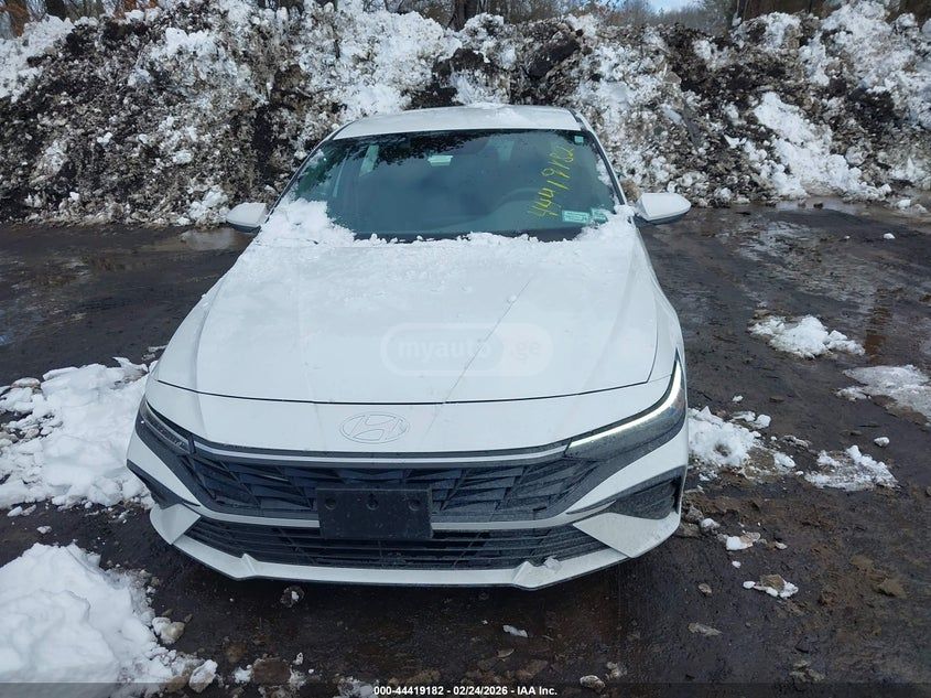 Hyundai Elantra - фото 6