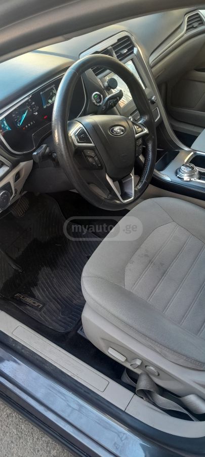 Ford Fusion - фото 4