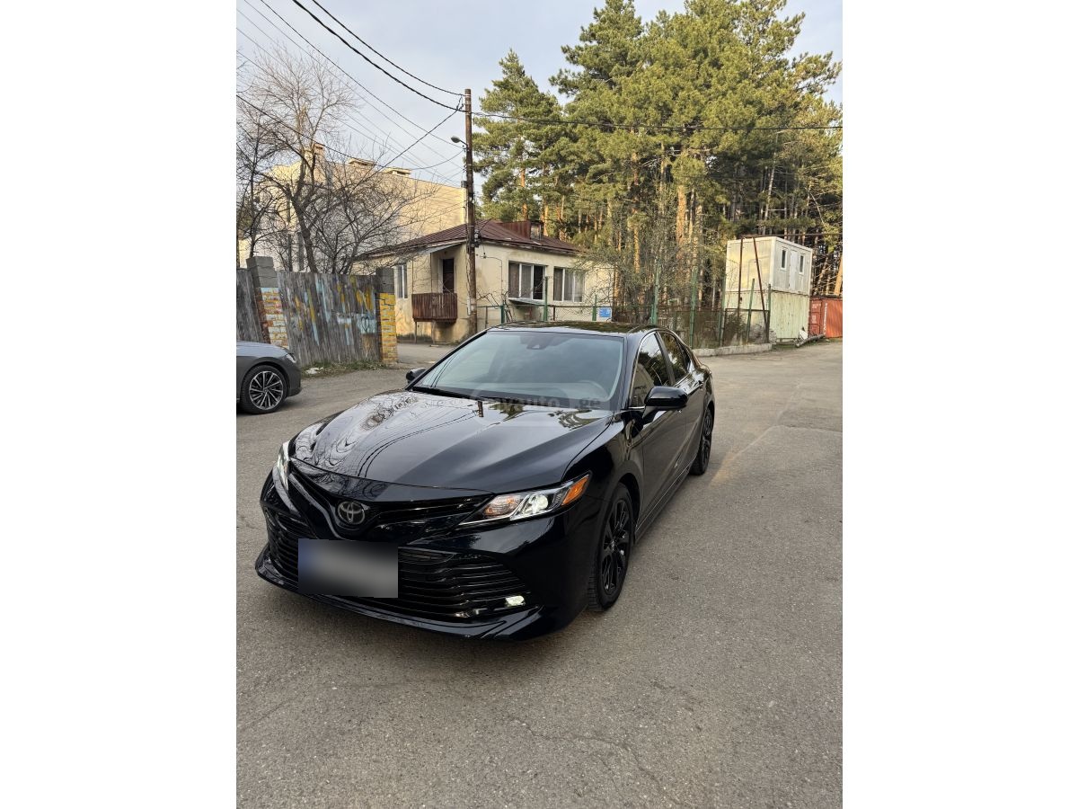 Toyota Camry - фото 2