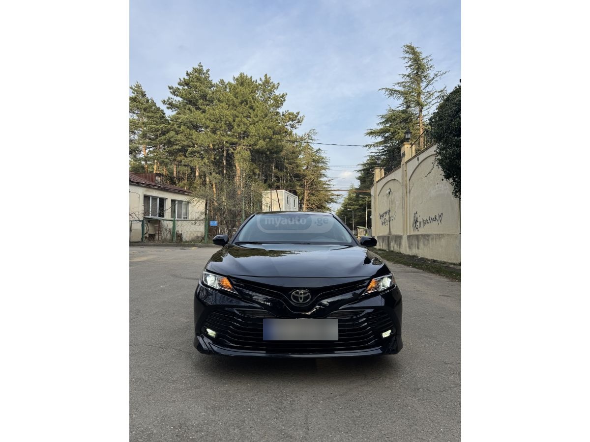 Toyota Camry - фото 4