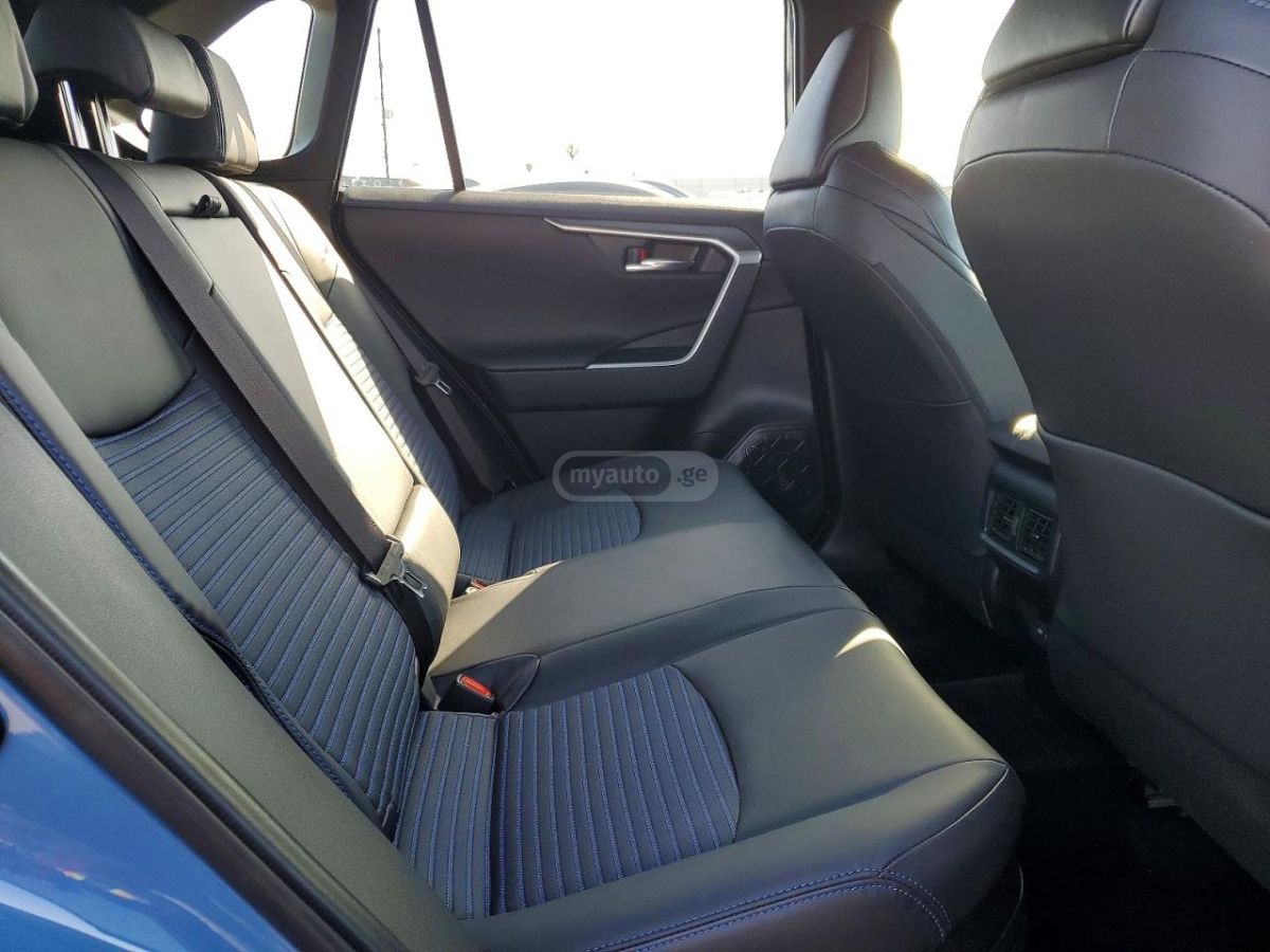 Toyota Rav 4 - фото 8