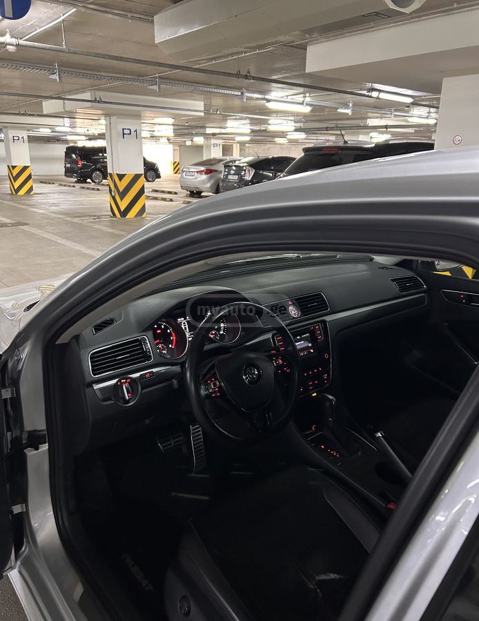 Volkswagen Passat - фото 12