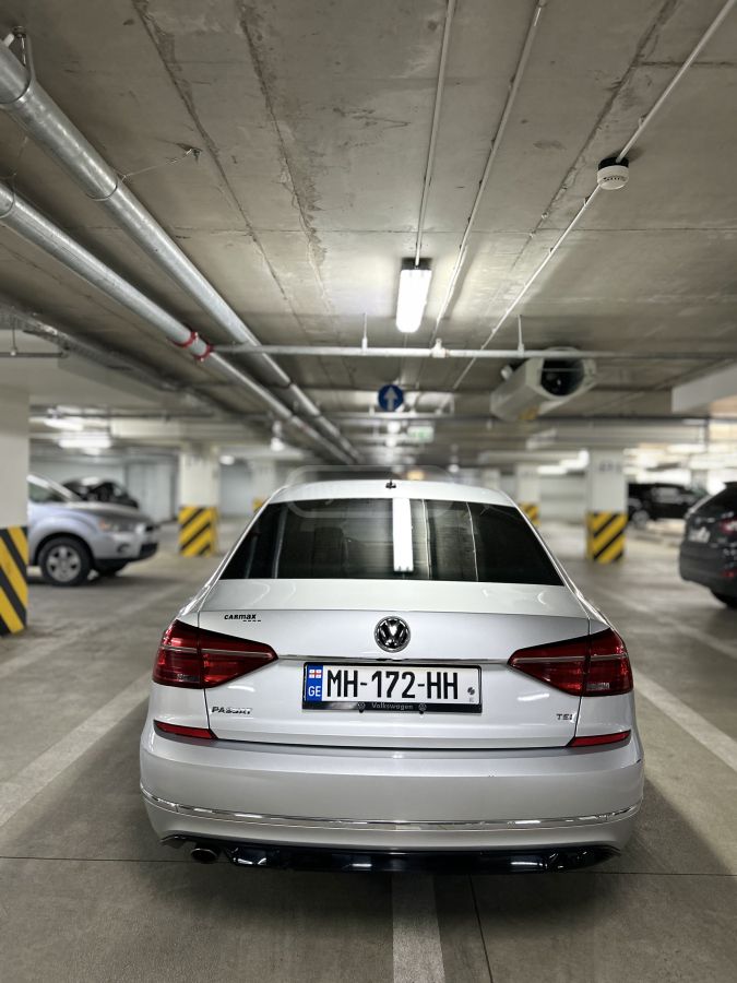 Volkswagen Passat - фото 8