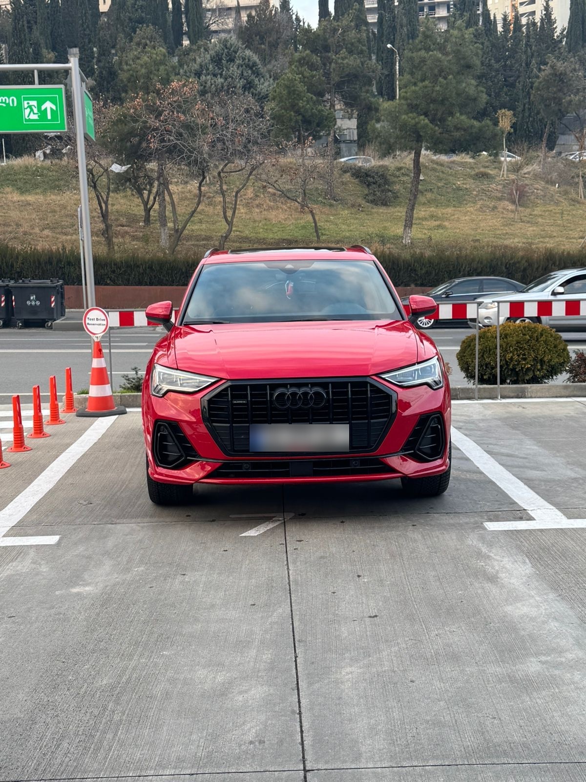 Audi Q3 - фото 1