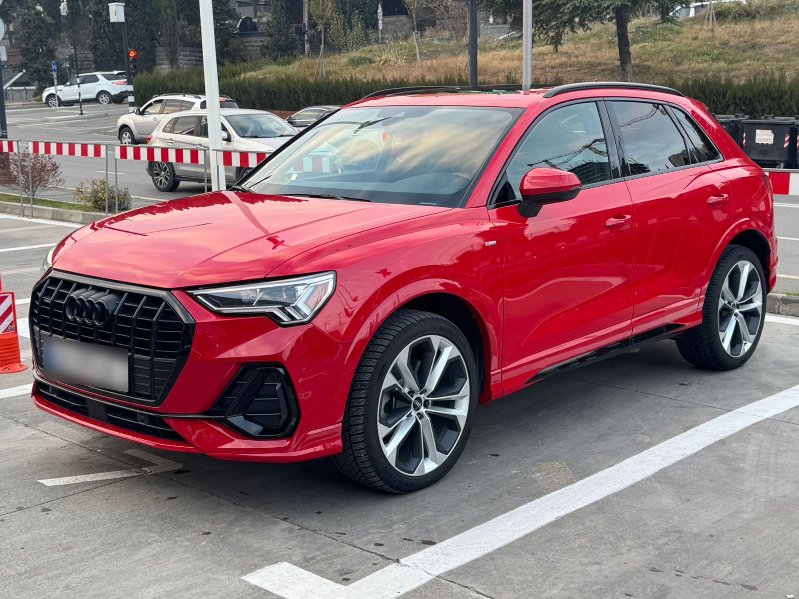 Audi Q3 - фото 2