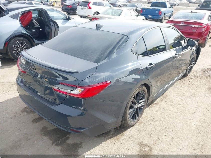 Toyota Camry - фото 4