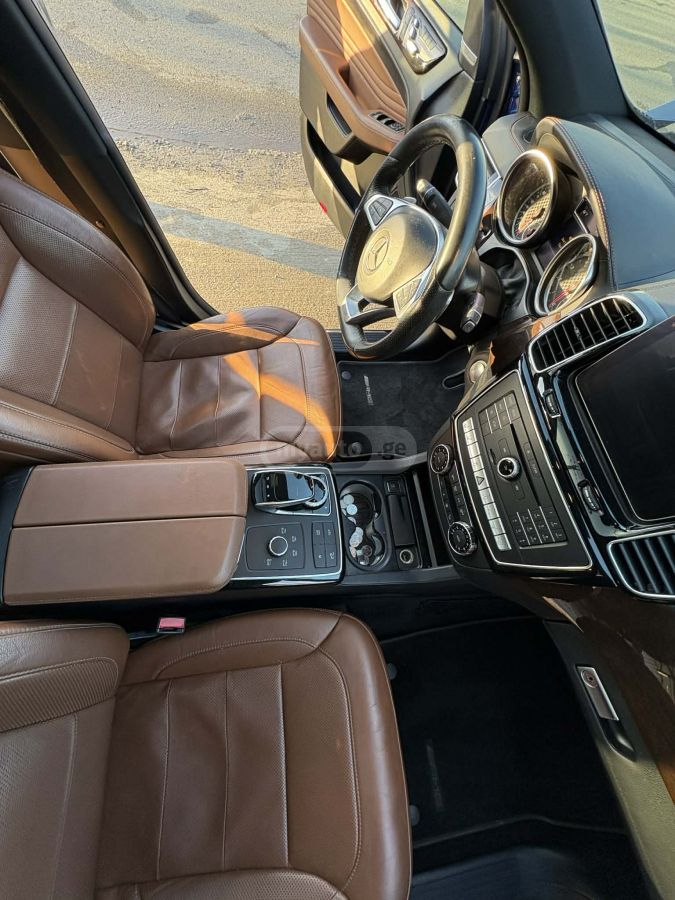 Mercedes-Benz GLE 43 AMG - фото 9