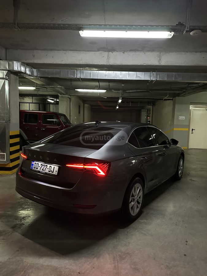 Skoda Octavia - фото 3
