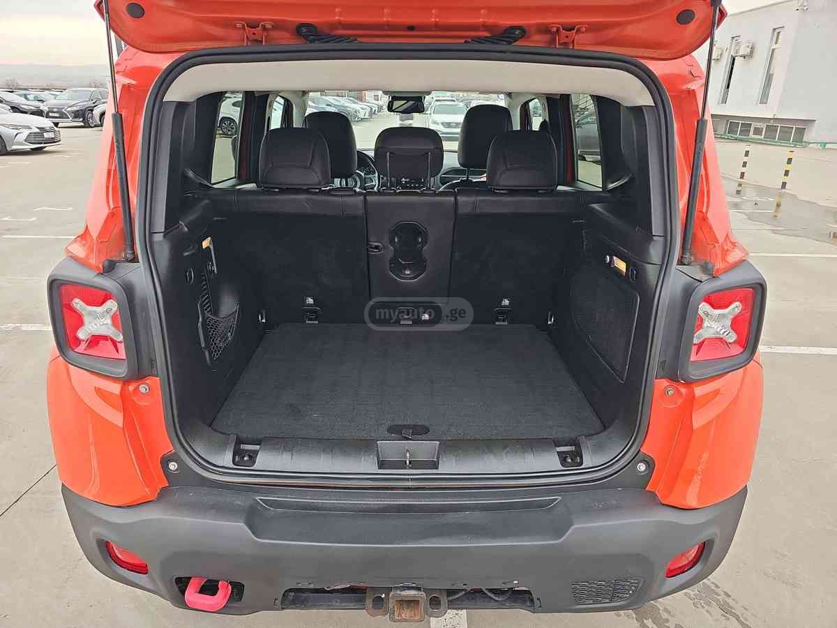 Jeep Renegade - фото 7