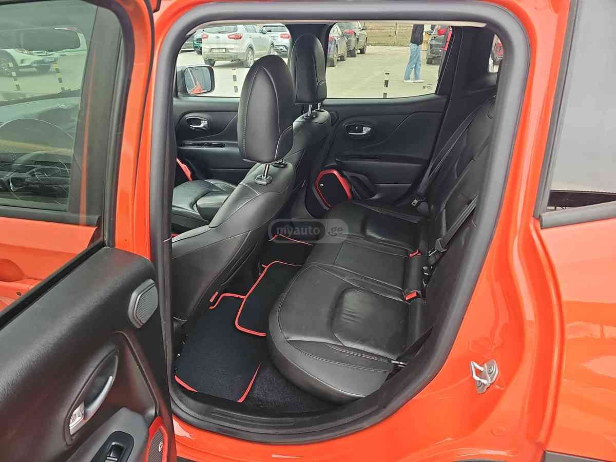 Jeep Renegade - фото 8