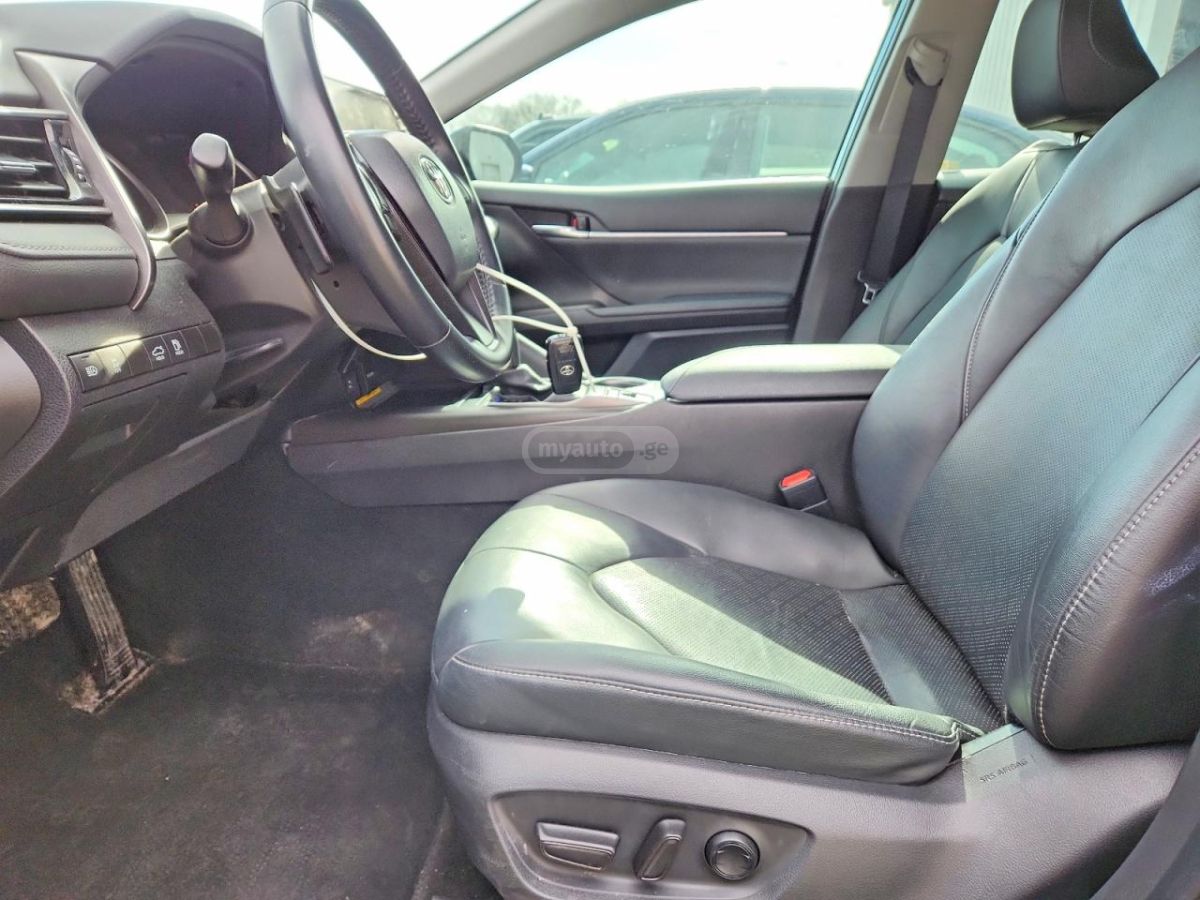 Toyota Camry - фото 7