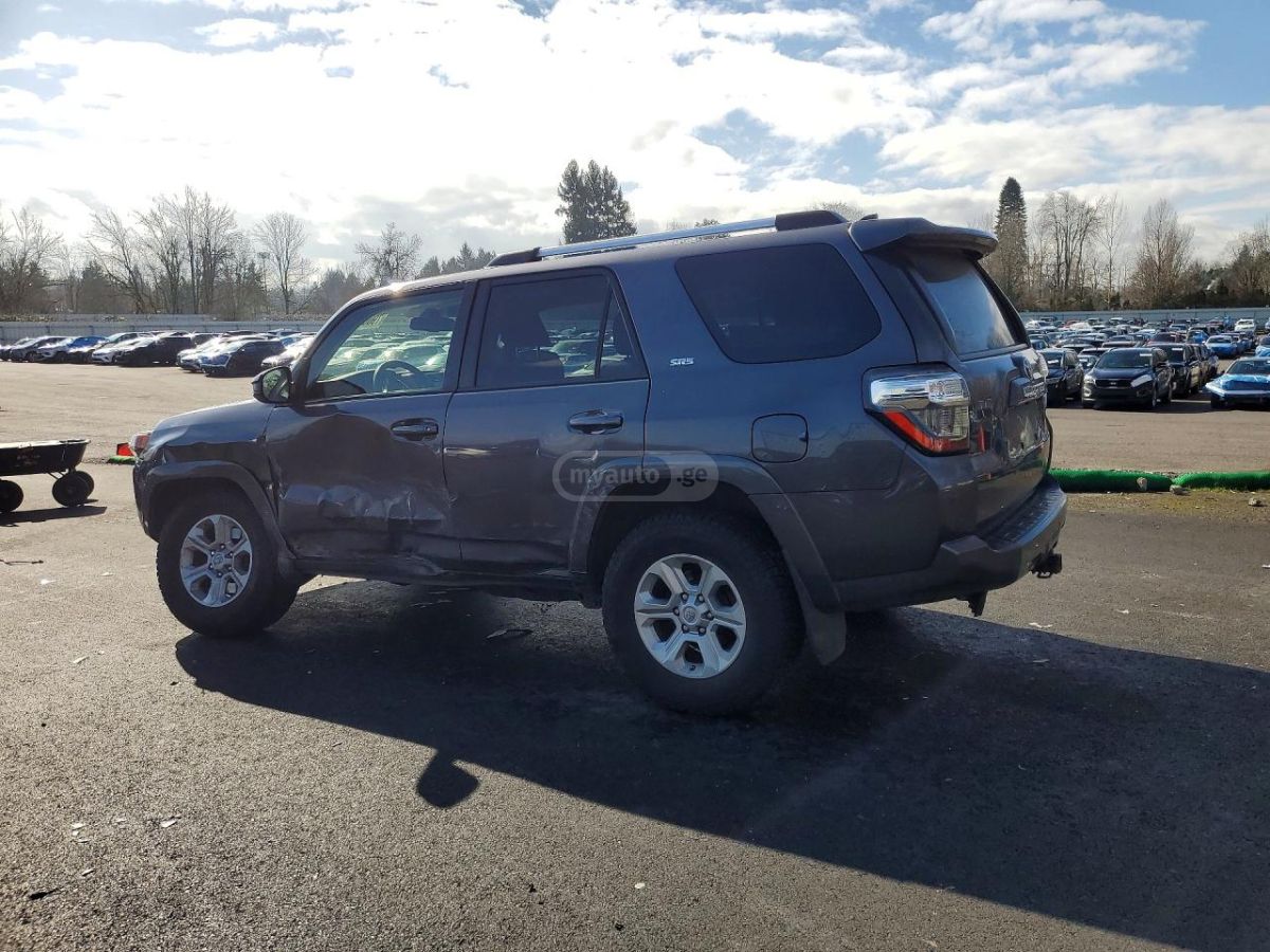 Toyota 4 Runner - фото 2