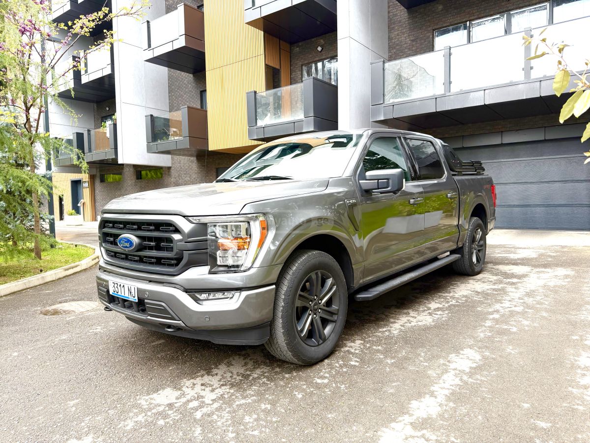 Ford F-150 - фото 1