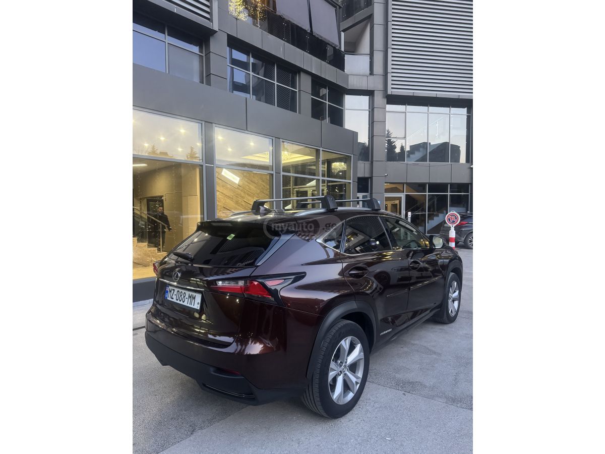 Lexus NX 300 - фото 1