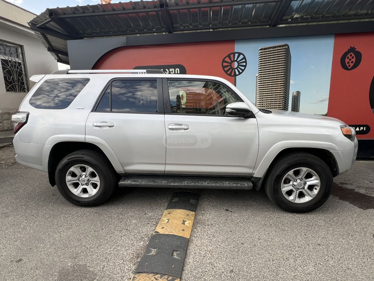 Toyota 4Runner - фото 1