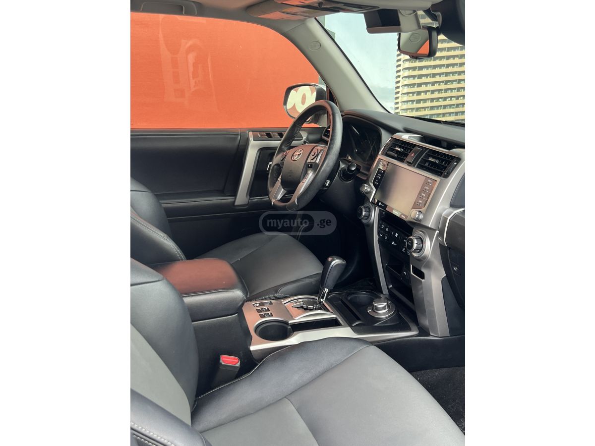 Toyota 4Runner - фото 6