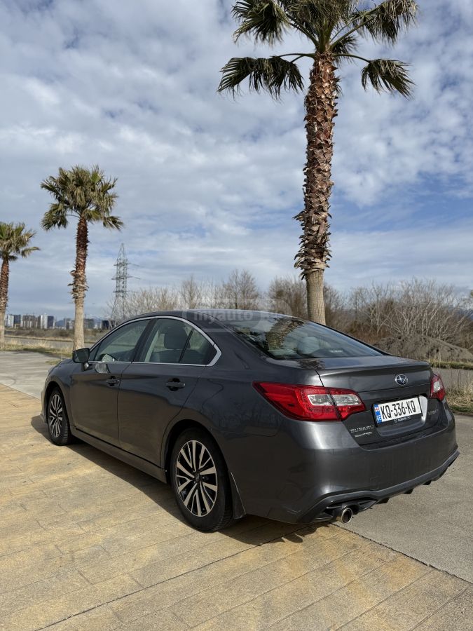 Subaru Legacy - фото 3
