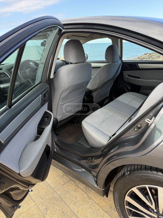 Subaru Legacy - фото 7