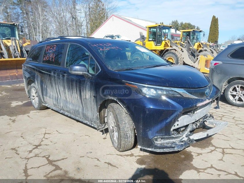 Toyota Sienna 2025 — миниатюра 1