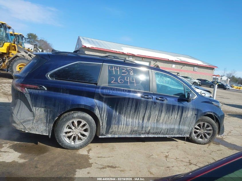 Toyota Sienna 2025 — миниатюра 12