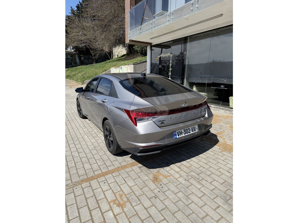 Hyundai Elantra - фото 2