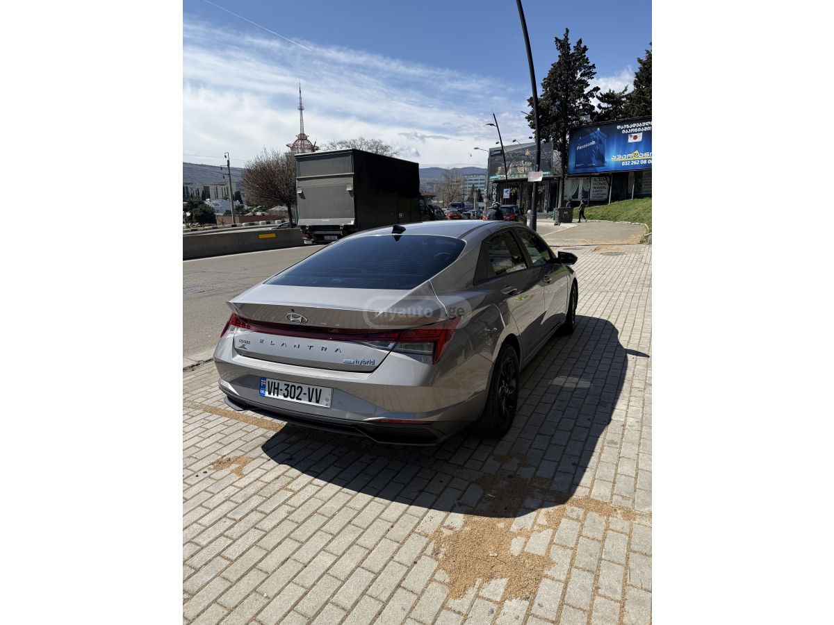 Hyundai Elantra - фото 4