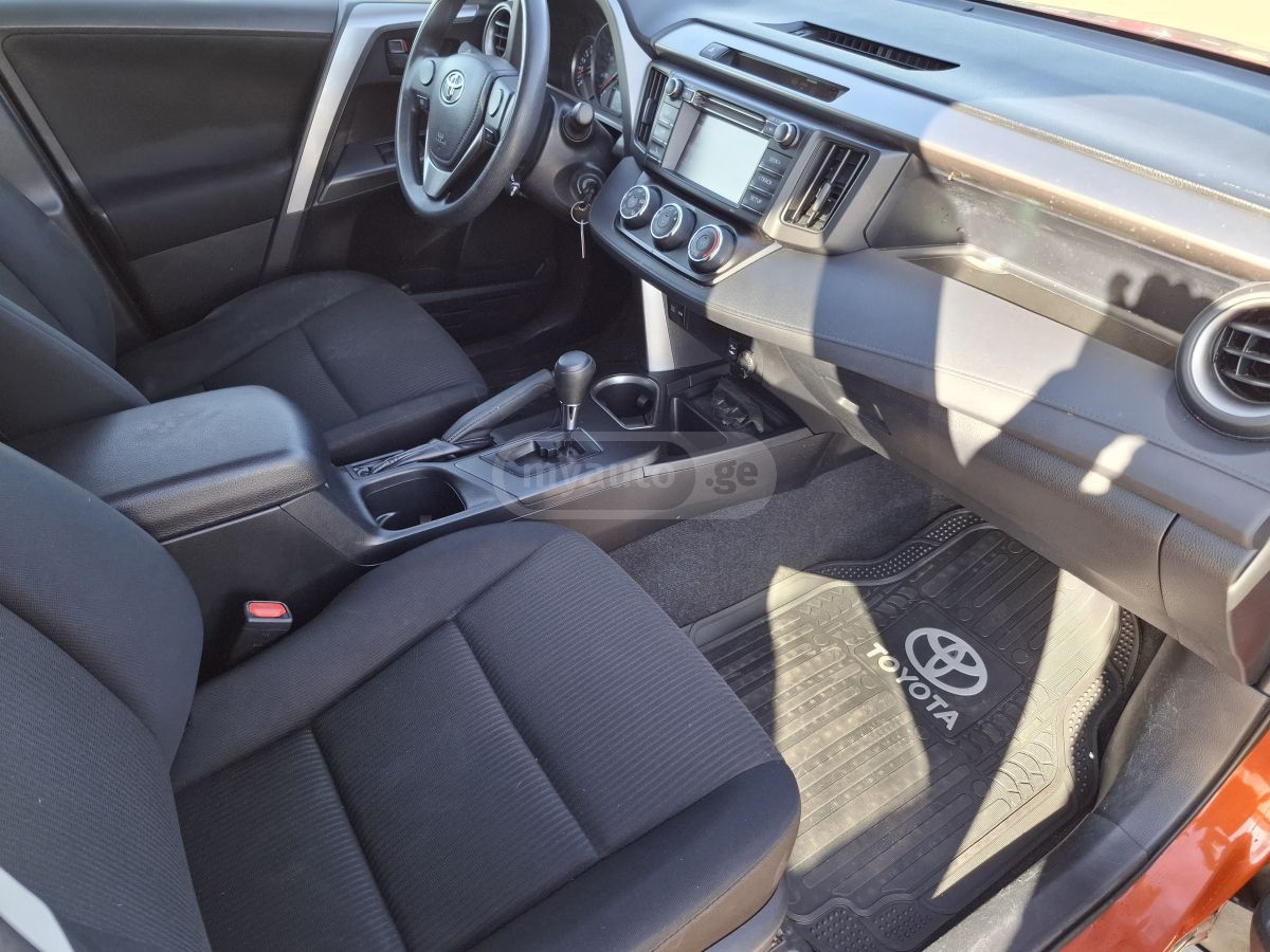 Toyota RAV 4 - фото 10