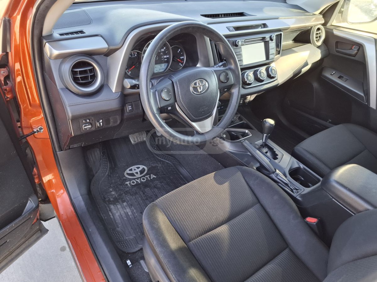 Toyota RAV 4 - фото 14