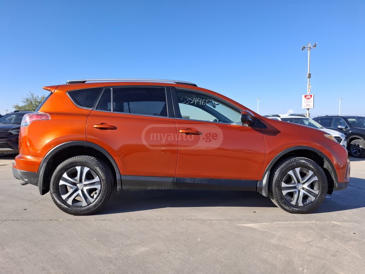 Toyota RAV 4 - фото 5