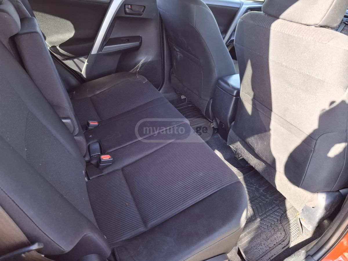 Toyota RAV 4 - фото 9