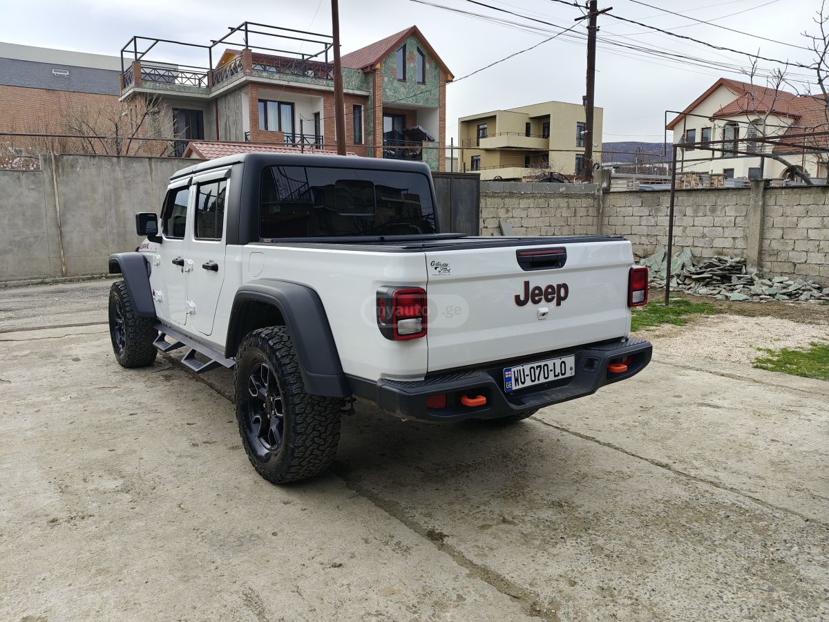 Jeep Gladiator mojave 2023 — миниатюра 3